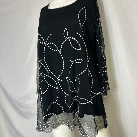 ALFANI BRAND SIZE LARGE NYLON BLACK BLOUSE W WHITE ACCENT - Picture 3 of 4